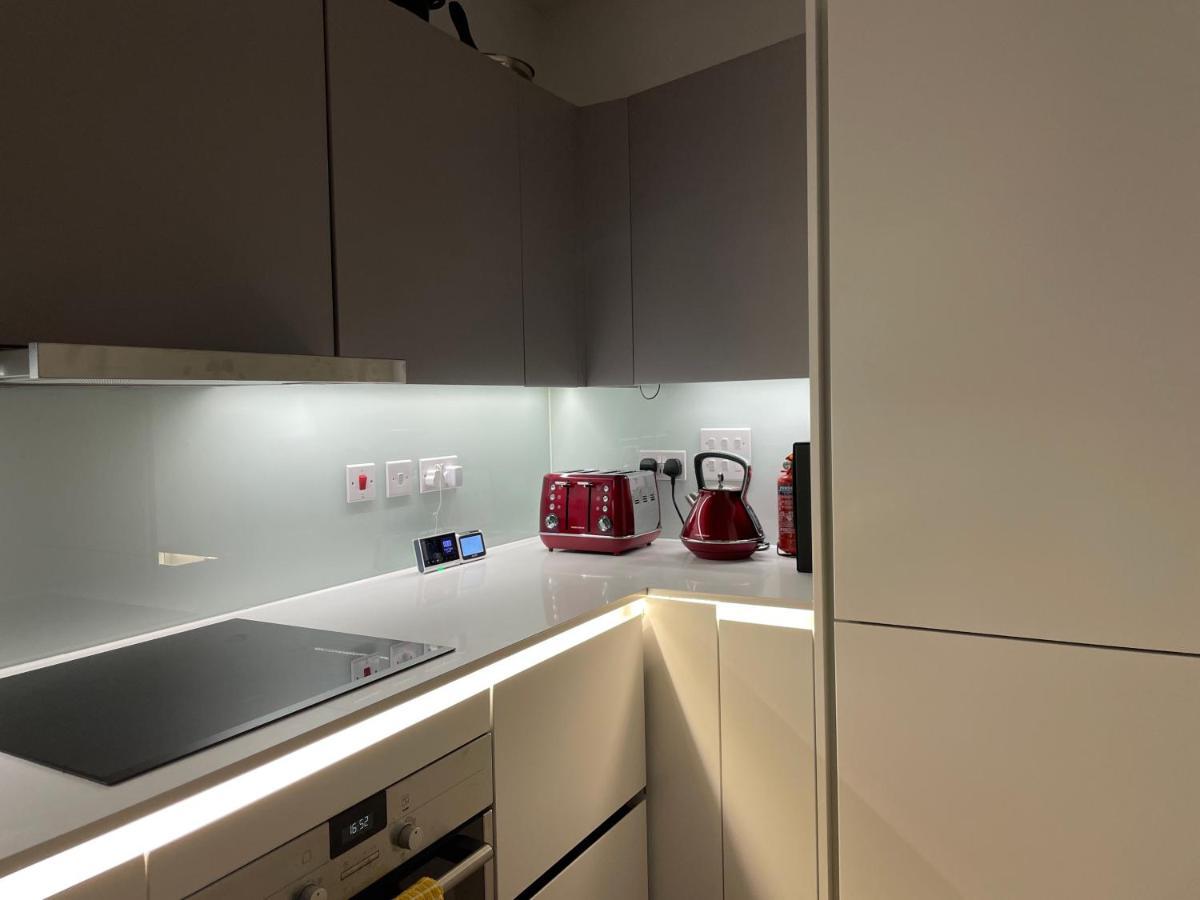 Modern & Spacious Penthouse In North London 아파트 외부 사진