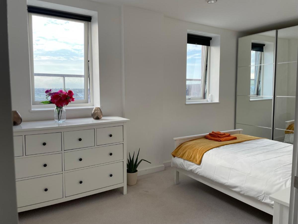 Modern & Spacious Penthouse In North London 아파트 외부 사진
